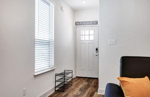 San Antonio House | Retro - A Birdy Vacation Rental