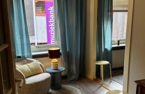 Oude Markt Apartment | Retro Apartment Shared Stay & Go Enschede