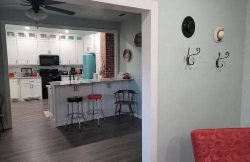 Slaton House | Retro Bungalow - 3 Beds/2 Baths - No Chores!