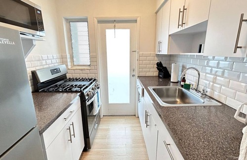 West Avenue Apartment | Retro Charm Apartment in South Beach