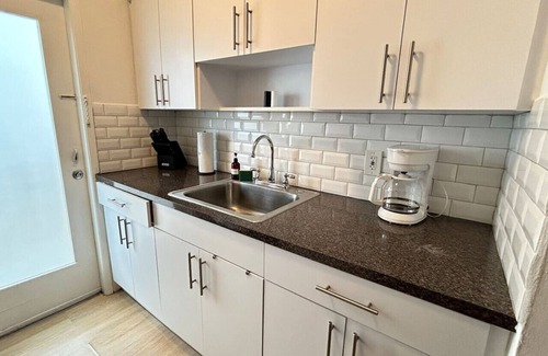West Avenue Apartment | Retro Charm Apartment in South Beach