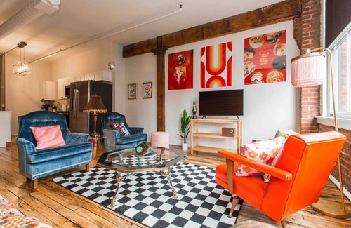 River Market Apartment | Retro Loft Spacious Street Car Access RiverMarket