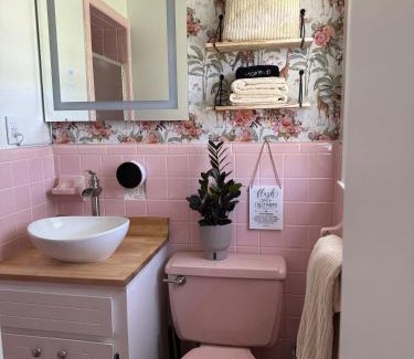 Jones County Villa | Retro Luxe