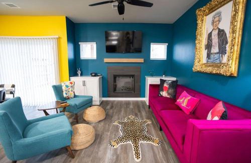 Broken Arrow House | Retro Rose Retreat-Rose District