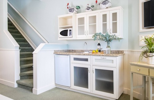 Chatham-Kent Hotel | Retro Suites Hotel