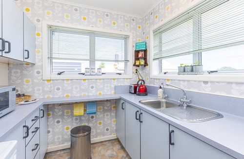 Castlecliff House | Retro vibe 2 bedroom house across from Castlecliff beach