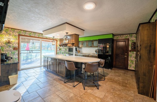 Kane House | Retro vibe 4-BR house on 14 acres near uptown Kane with bike/ski trail access