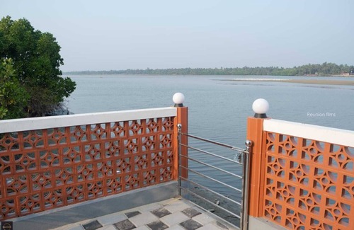 Udupi Cottage | Reunion Ocean Tides- Room111 - Beach Cottages