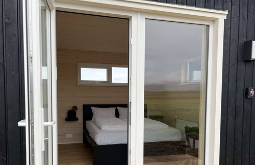 City Center Cabin | REY Stays. Two Bedroom Apartment