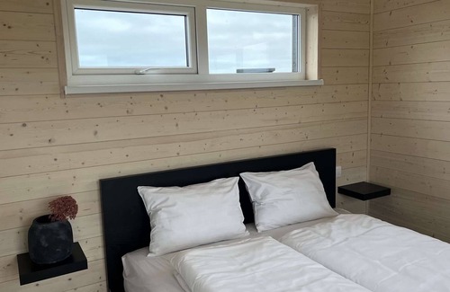 City Center Cabin | REY Stays. Two Bedroom Apartment