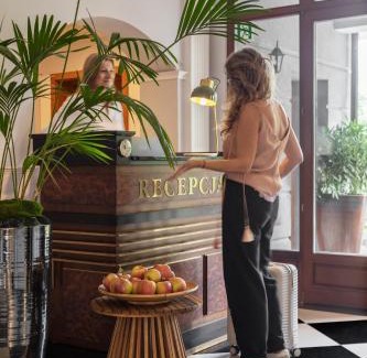 Lodz Bed & Breakfast | Rezydencja na Wzgórzu