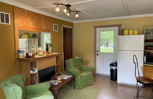 Bourbon Cabin | RGM Farms Guesthouse, rustic yet comfy with kitchenette.