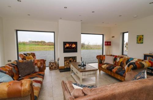 Bontnewydd House | Rhandir Hen