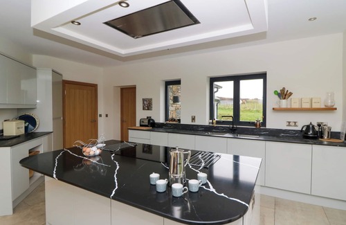 Bontnewydd Cottage | RHANDIR HEN, pet friendly, character holiday cottage in Aberystwyth