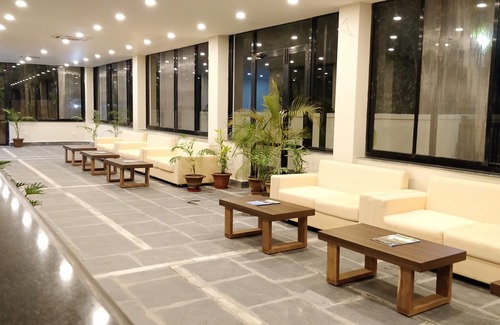 Sauraha Hotel | Rhino Land Jungle Lodge