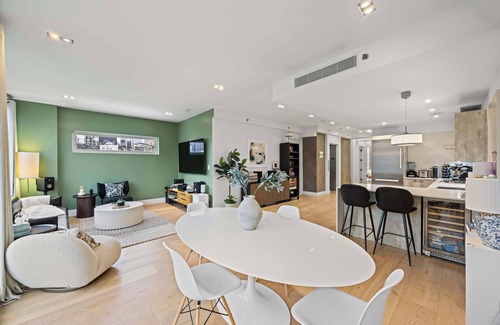 Chelsea Apartment | Rhodes Court by Rove | PH Duplex w/Private Roof