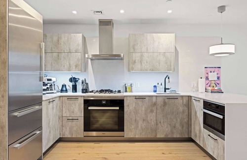 Chelsea Apartment | Rhodes Court by Rove | PH Duplex w/Private Roof