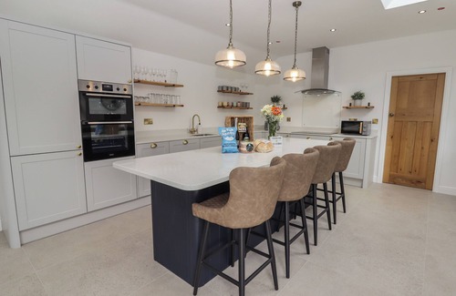Cwmtirmynach Cottage | RHOS LAS, pet friendly, character holiday cottage in Cerrigydrudion