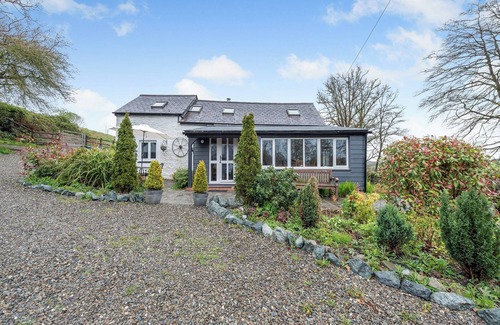 Llanfihangel-Ystrad Cottage | Rhydyfran Coach House