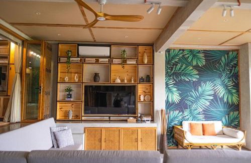 Catangnan Villa | Ricehaven Luxury Villas with Starlink WIFI