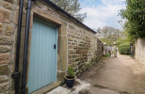 Winster House | RICHFIELD, pet friendly, luxury holiday cottage in Winster