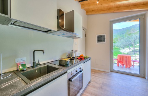 Roe Volciano Apartment | Ricomilla-Ulivo -Balcony, Garden & Privat, Roè Volciano, Italy