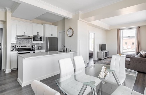Smiths Falls Apartment | Rideau 2Br Signature Apartments. Free Parking
