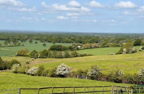 Pluckley House | Ridge House Stables