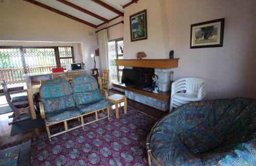 Uvongo House | Ridge road 18 Holiday House