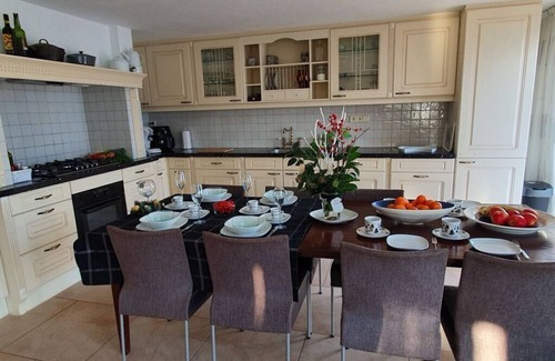 Veen House | Riet Comfortable holiday residence
