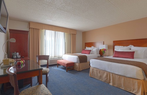 Wenatchee Hotel | Right Near Downtown! Walk to Shops & Restaurants, FREE Parking, Pool Access