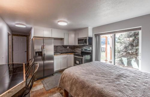 Laclede House | Riley Creek