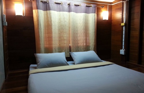 Pak Chom Hotel | Rim Nam Kong Homestay & Campsite