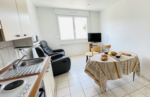Forges-les-Bains Apartment | Rimbaud: Apartment 300 metres from the thermal baths (public parking)