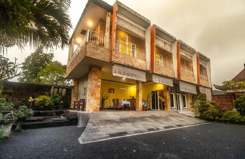 Melayang House | Rindikguesthouse