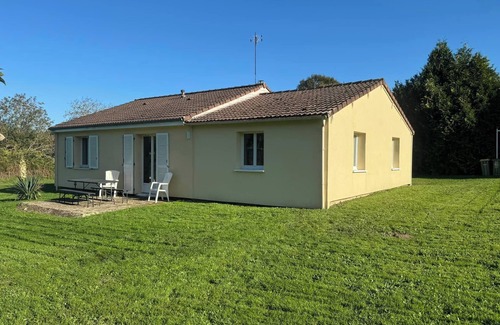 Bersac-sur-Rivalier House | Rio's Home from Home Holiday rental
