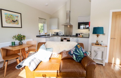 North York Moors National Park Cottage | RISING SUN, romantic, character holiday cottage in Kirkbymoorside
