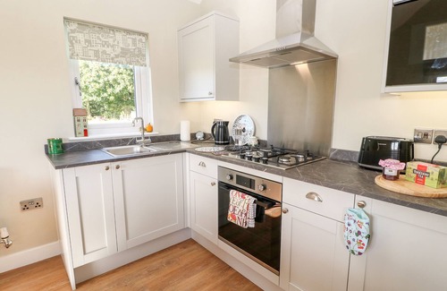 North York Moors National Park Cottage | RISING SUN, romantic, character holiday cottage in Kirkbymoorside