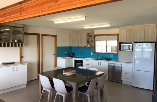 Lake Wangary House | Rising Tide Beach House - Mount Dutton Bay