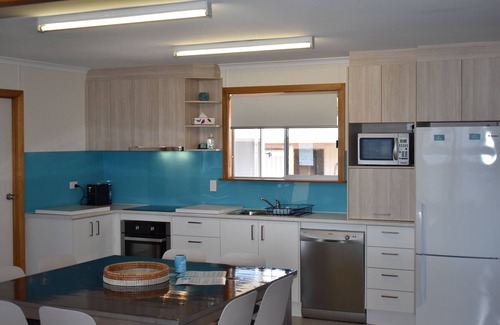 Lake Wangary House | Rising Tide Beach House - Mount Dutton Bay