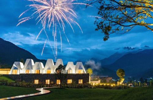 Yulong Hotel | Ritzman Suye Snow Mountain Wild Luxury Hotel