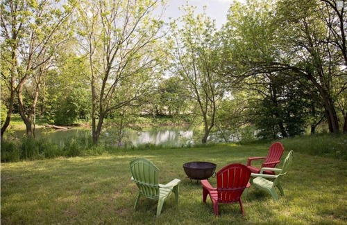 Quicksburg Bed & Breakfast | River Bluff Farm Bed and Breakfast