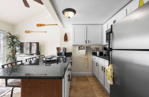 Royal Condo | River Breeze on Hamilton: Sun, Swim, Fish, Float!