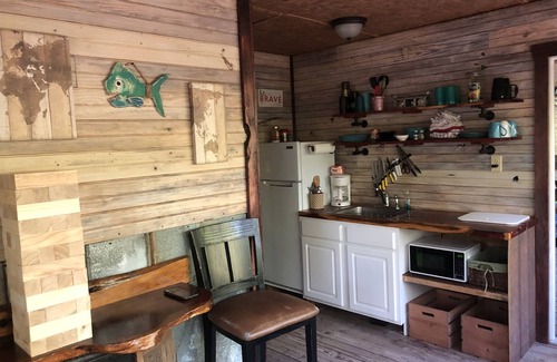 Vernon Cabin | River front guest suite