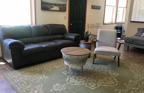 Hulett Apartment | River front property close to the Devils Tower!