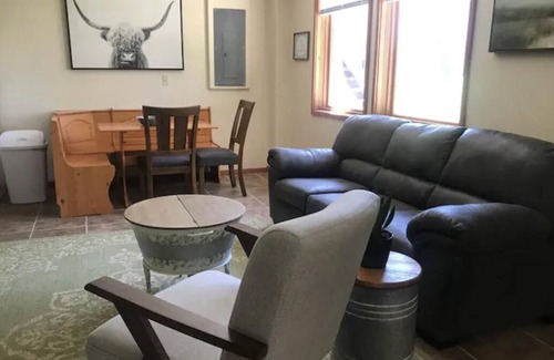 Hulett Apartment | River front property close to the Devils Tower!