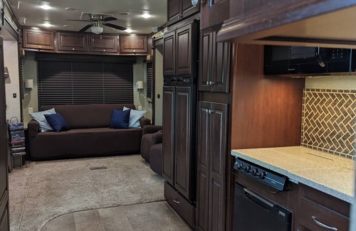Old Town House | River Haven: Scenic Riverfront RV on Historic Suwannee River
