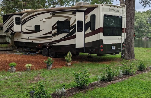 Old Town House | River Haven: Scenic Riverfront RV on Historic Suwannee River