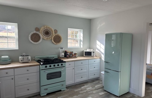 Tecumseh House | River Home& 15 acres with your own beach next to Hodgson Mill.