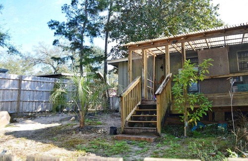 Telogia Cabin | River House! Easy Living on Easy Street